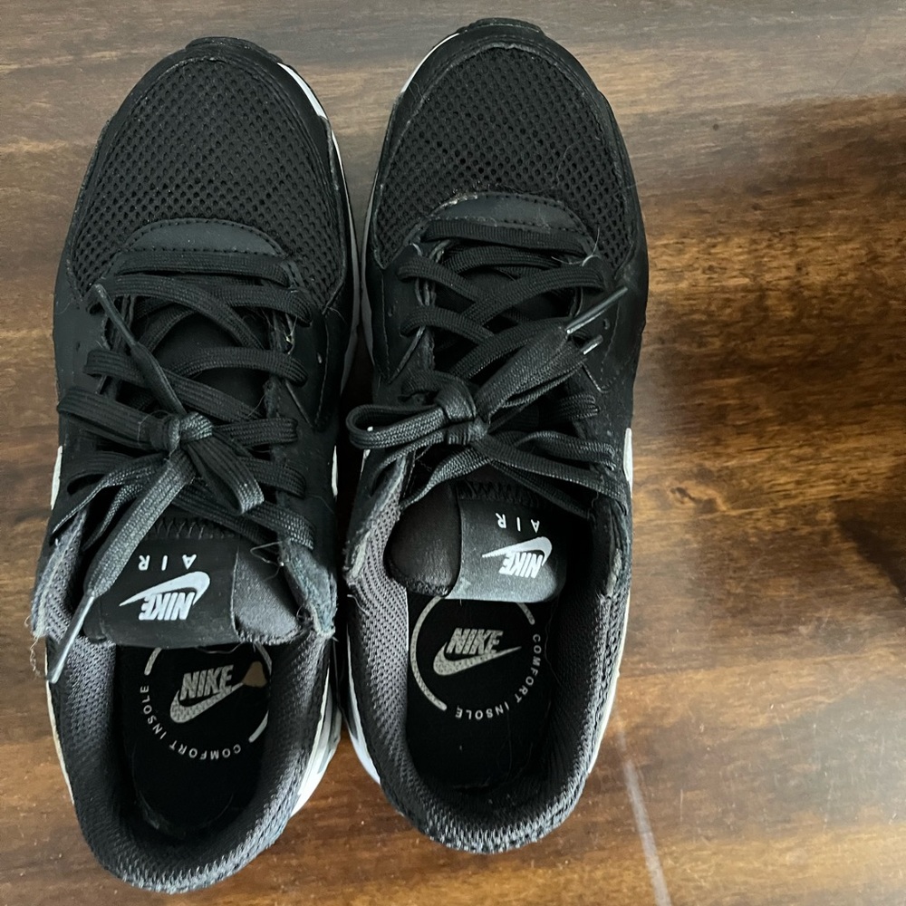 Mike shoes size 6